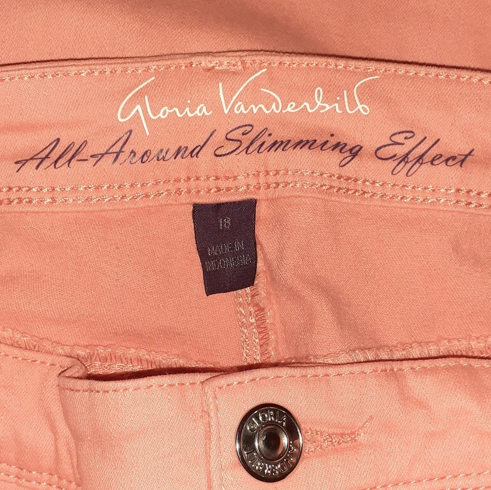 Gloria Vanderbilt capris